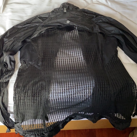 Lulu lemon sweater - Picture 4 of 4